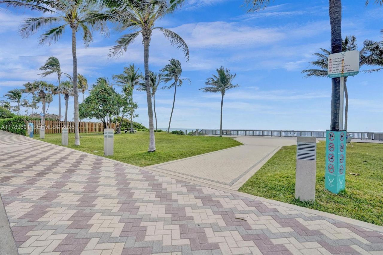 800 SE 20th Ave, Unit 303, Deerfield Beach, FL 33441 Photo