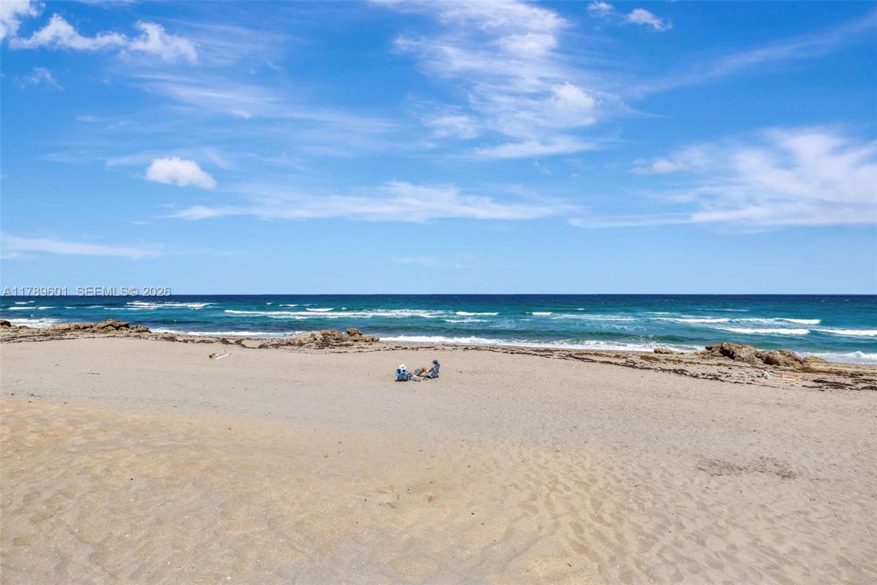 800 SE 20th Ave, Unit 303, Deerfield Beach, FL 33441 Photo