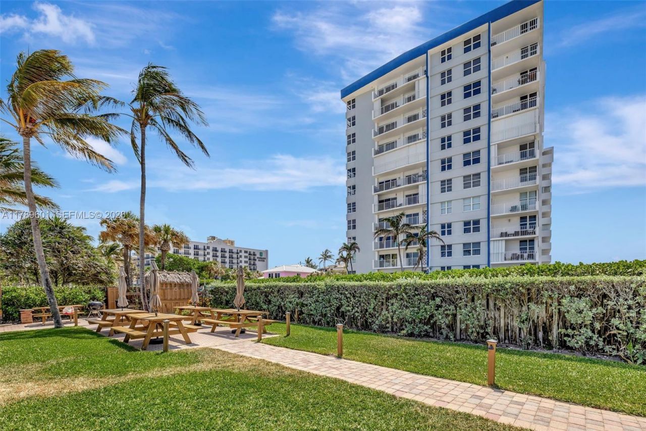 800 SE 20th Ave, Unit 303, Deerfield Beach, FL 33441 Photo