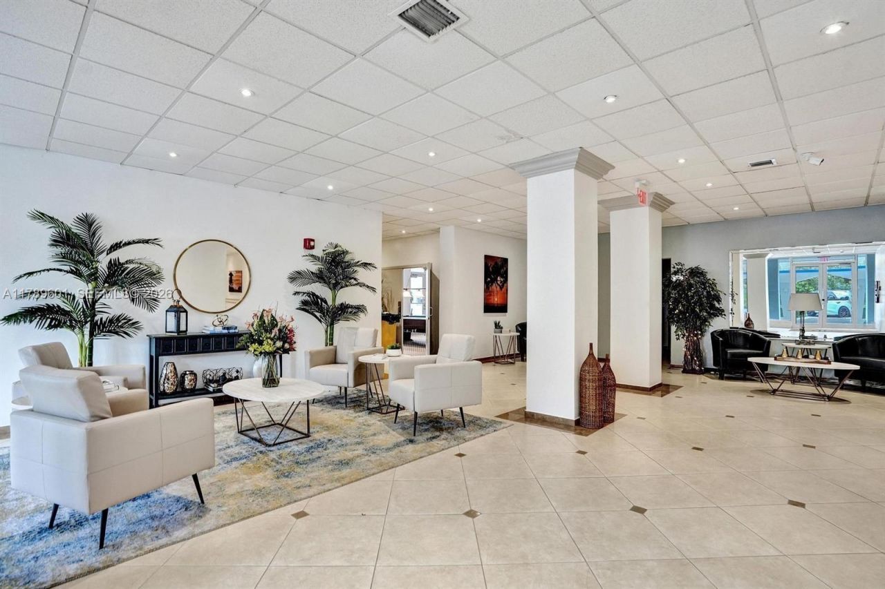 800 SE 20th Ave, Unit 303, Deerfield Beach, FL 33441 Photo