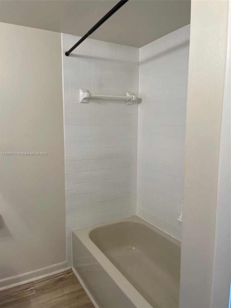 212 Lake Pointe Drive, Unit 313, Oakland Park, FL 33309 Photo