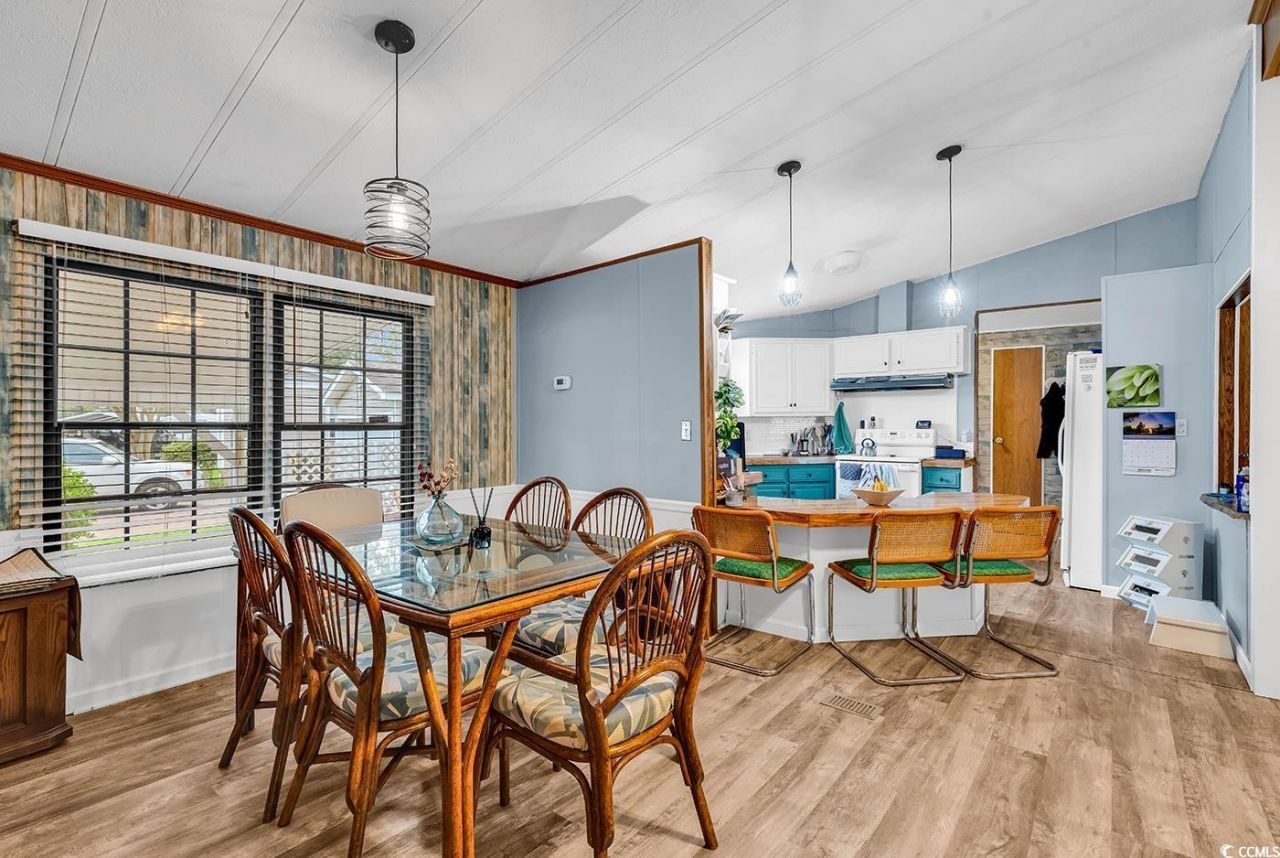 761 Garden Lakes Rd. Photo 13