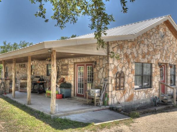121 David Rankin Rd, Leakey, TX 78873