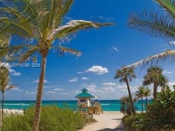 16204 NE 18th Ct, North Miami Beach, FL 33162