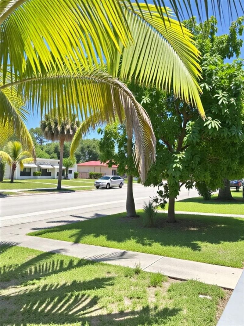 16204 NE 18th Ct, North Miami Beach, FL 33162 Photo