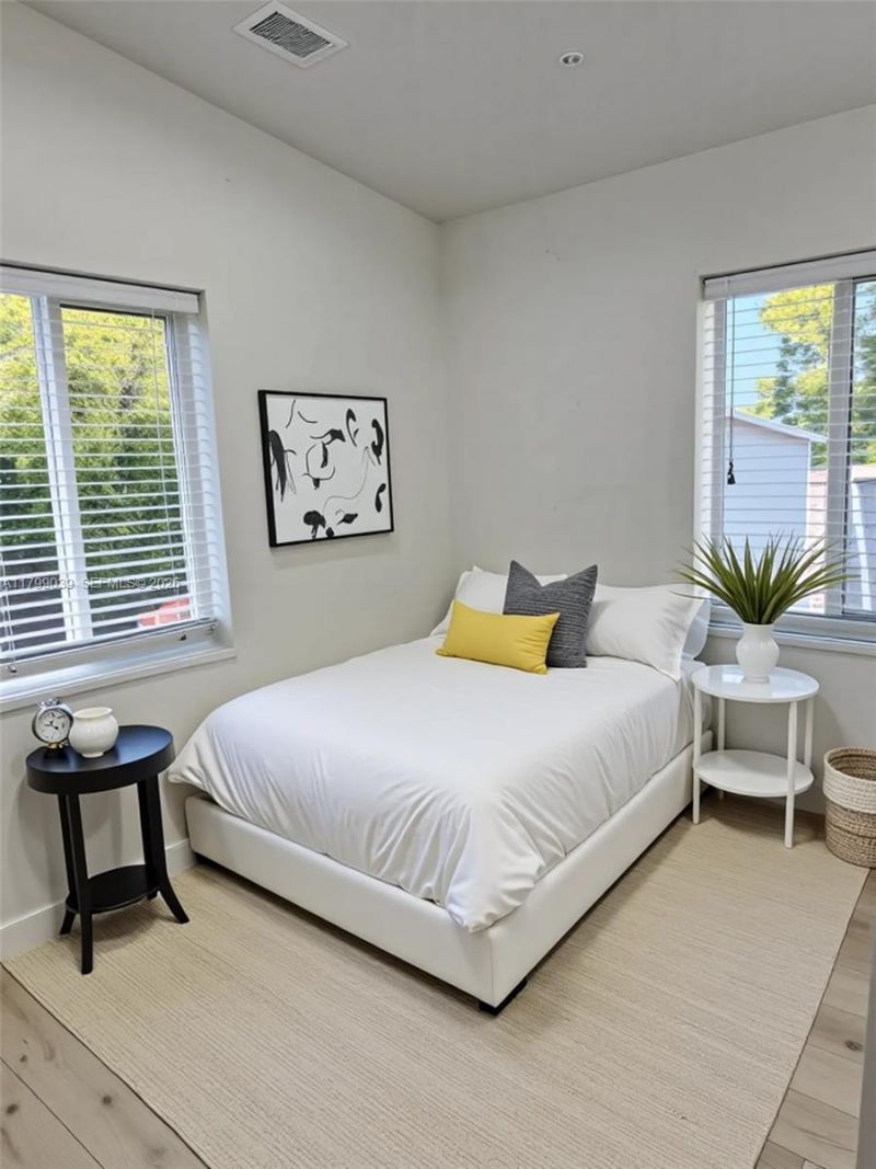 16204 NE 18th Ct, North Miami Beach, FL 33162 Photo