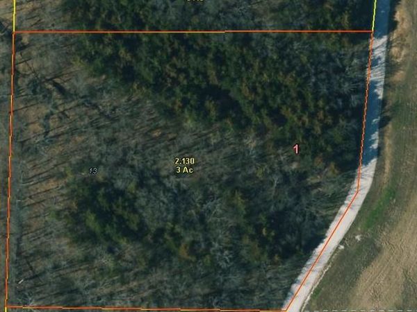 13 Red Oak Road, Maywood, MO 63454