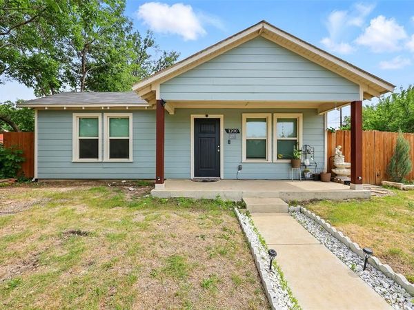 1200 E Annie Street, Fort Worth, TX 76104