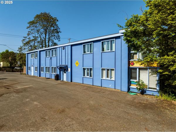 944 W 5TH AVE, Eugene, OR 97402