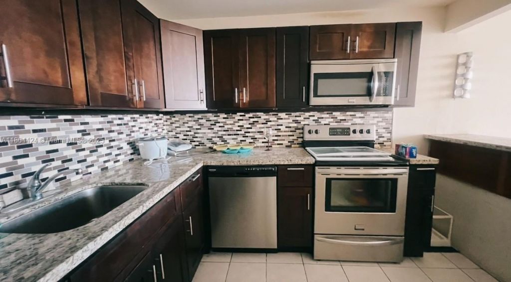 2025 NE 164th St, Unit 506, North Miami Beach, FL 33162 Main Photo