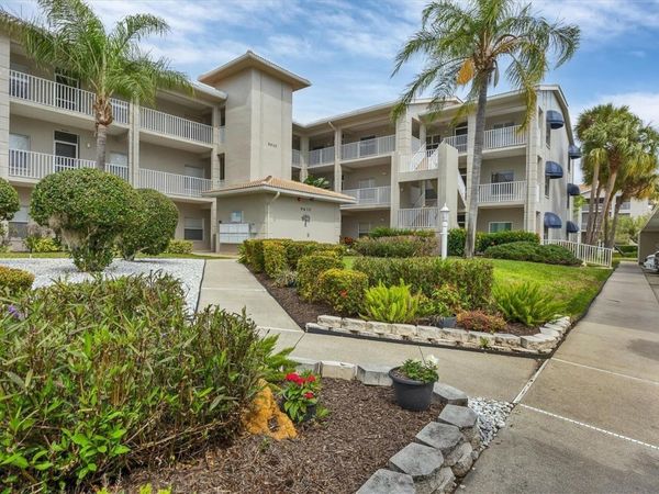 9630 CLUB SOUTH CIRCLE, Unit 6202, SARASOTA, FL 34238