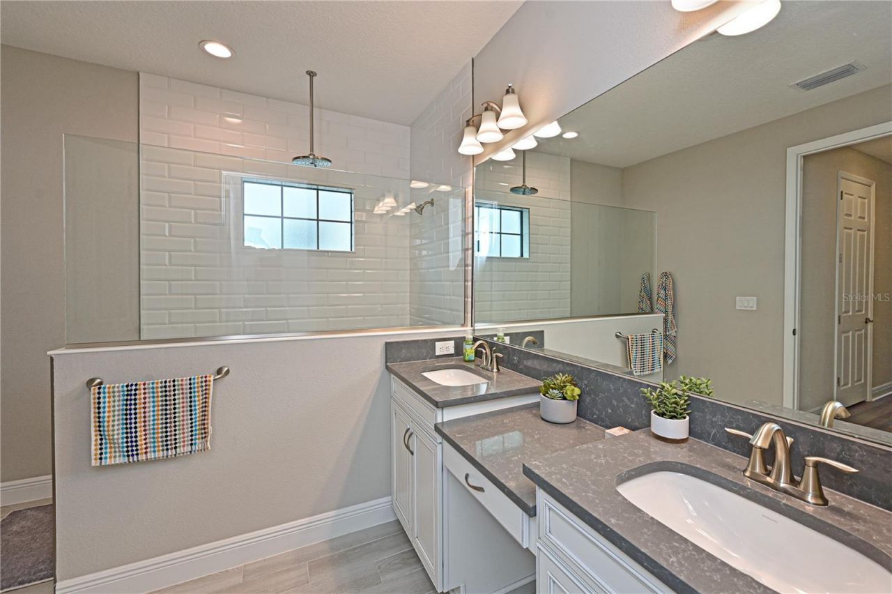 8916 Isabella Circle, Parrish, FL 34219 Photo