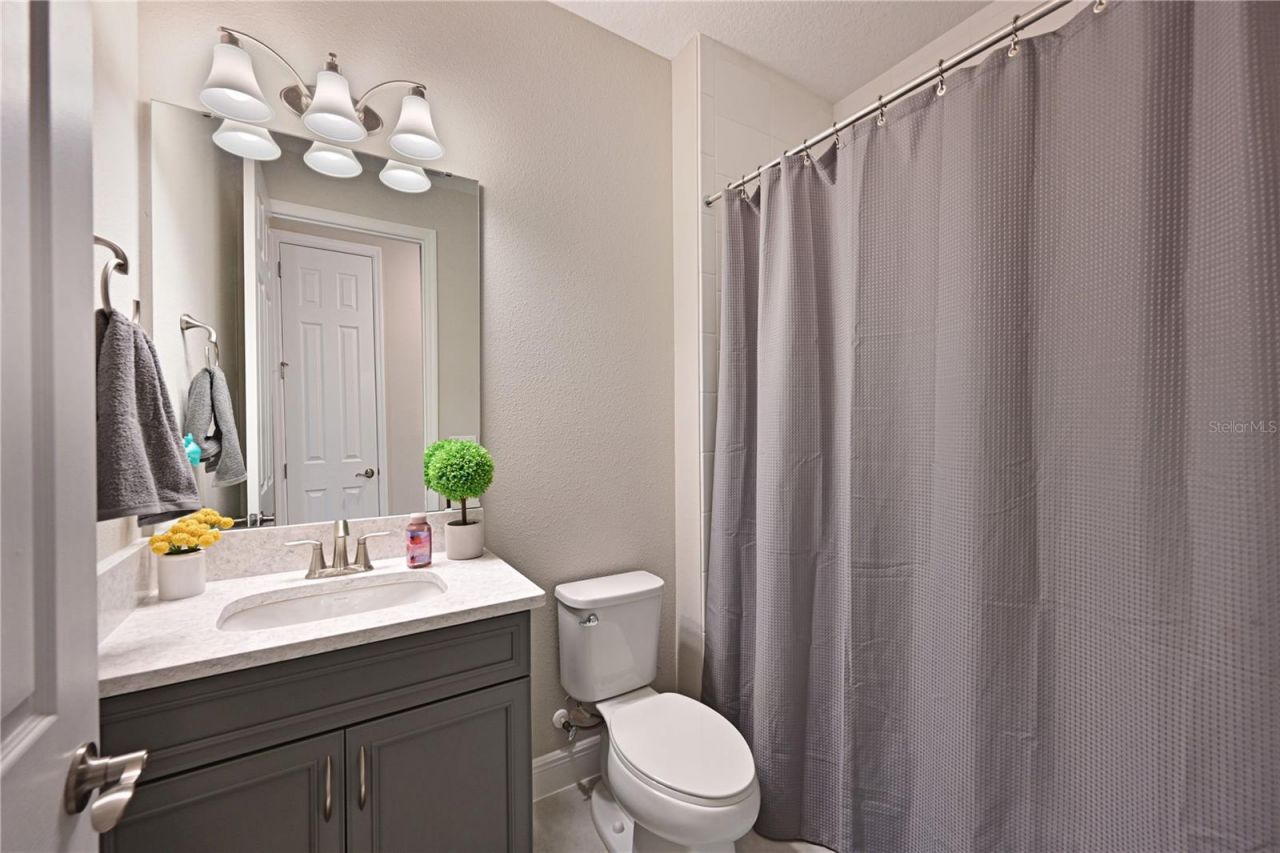 8916 Isabella Circle, Parrish, FL 34219 Photo