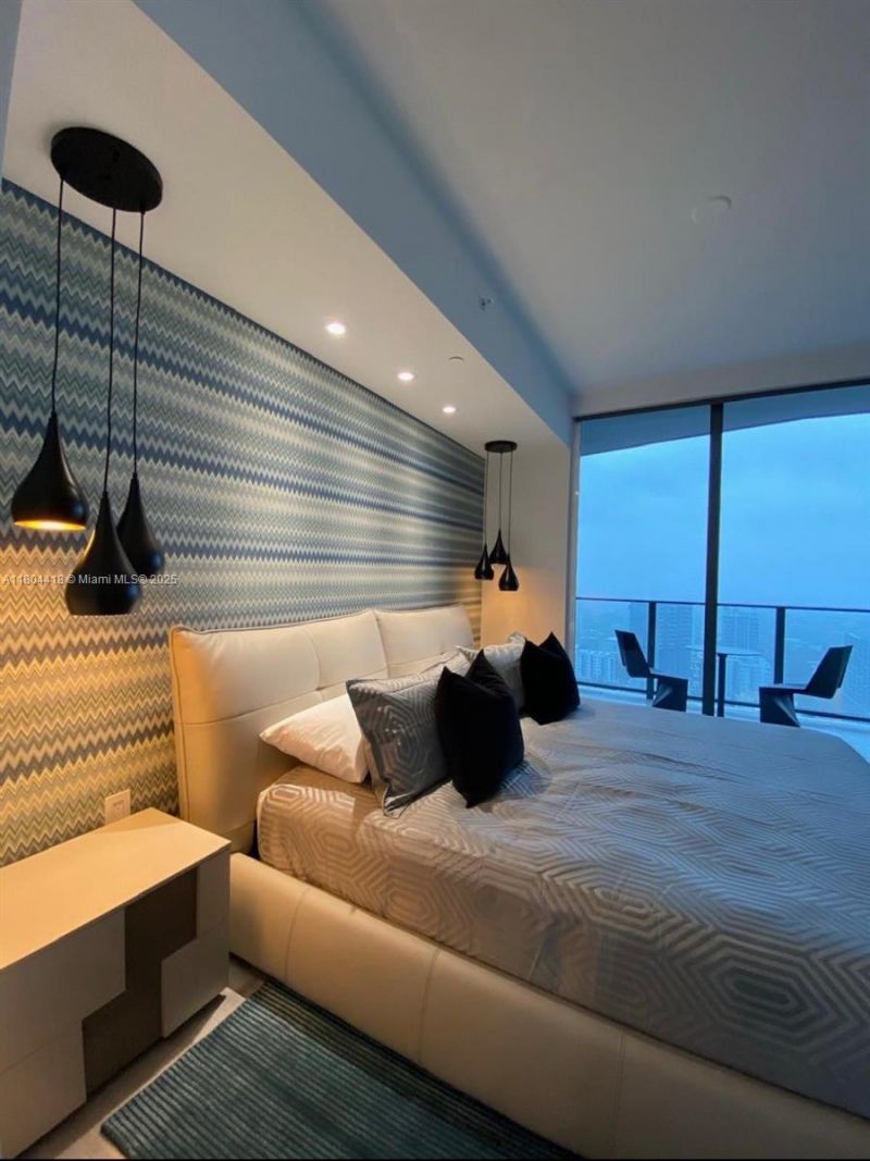 1000 Brickell Plz, Unit 3308, Miami, FL 33131 Photo