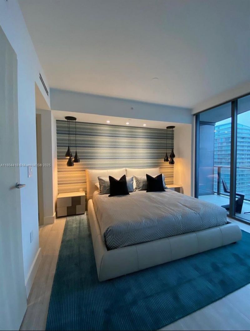 1000 Brickell Plz, Unit 3308, Miami, FL 33131 Photo