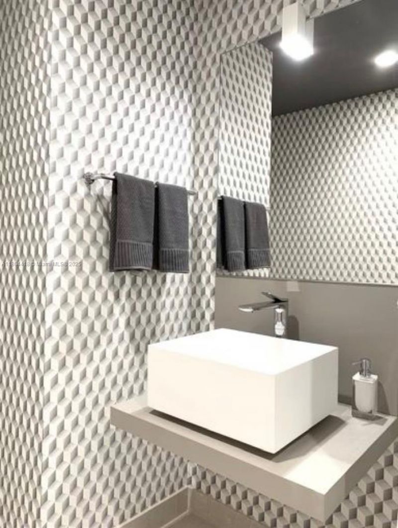 1000 Brickell Plz, Unit 3308, Miami, FL 33131 Photo