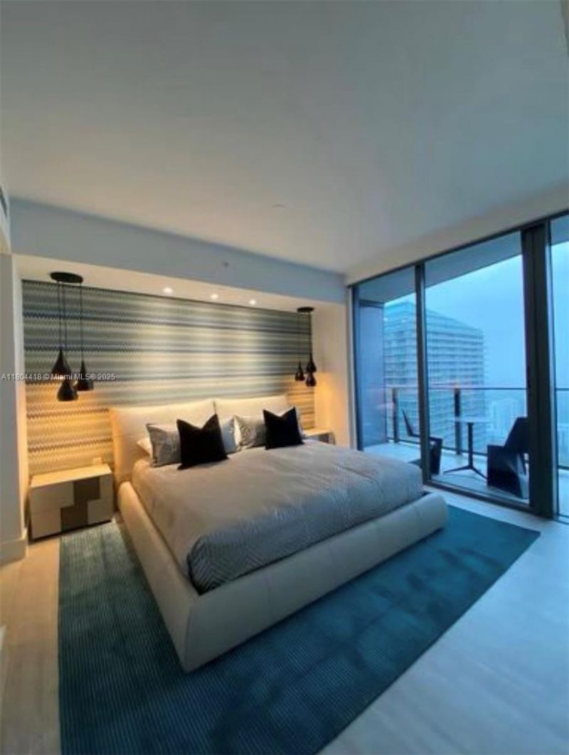 1000 Brickell Plz, Unit 3308, Miami, FL 33131 Photo