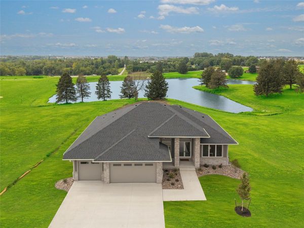 17406 Oakwood Drive, Urbandale, IA 50322