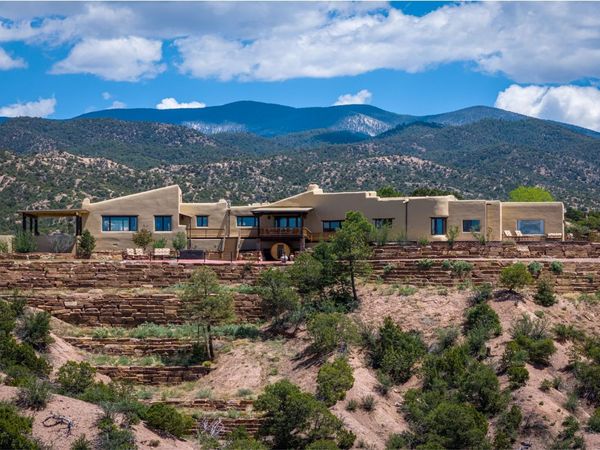 40B Camino De Milagro, Santa Fe, NM 87506