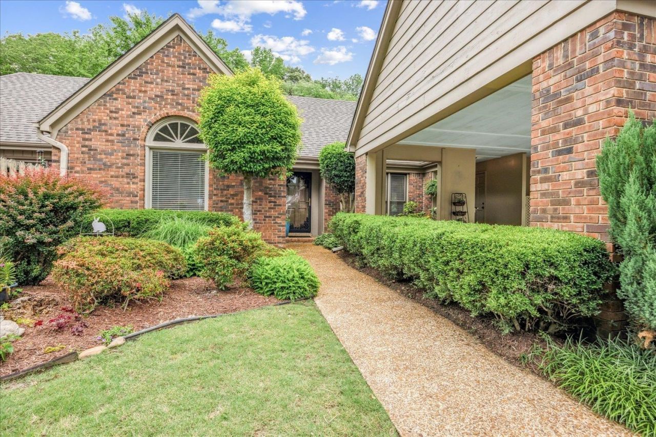 8570 W PARK TRAIL DR Germantown, TN 38139