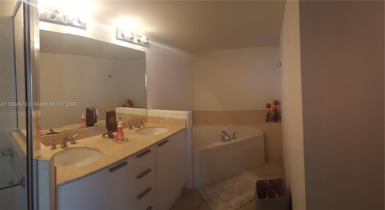 16699 Collins Ave, Unit 3601, Sunny Isles Beach, FL 33160 Photo