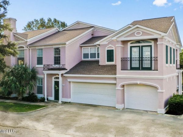 2252 Beach Drive, Gulfport, MS 39507