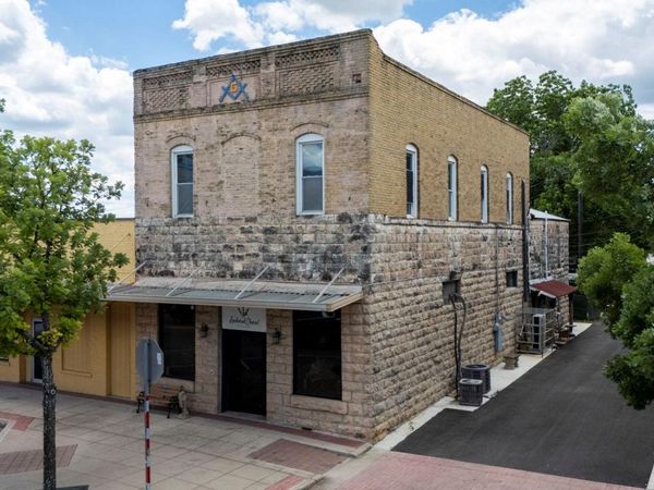 107 W Center ST, Kyle, TX 78640
