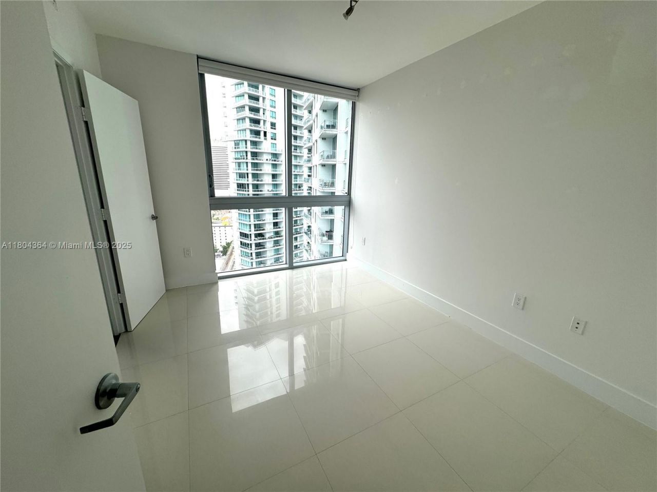 92 SW 3rd St, Unit 1605, Miami, FL 33130 Photo