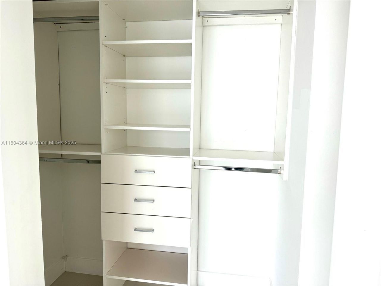 92 SW 3rd St, Unit 1605, Miami, FL 33130 Photo