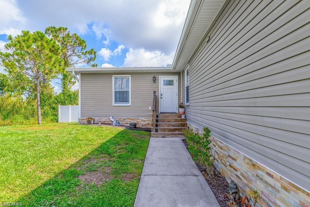2916 9th St Sw, Lehigh Acres, FL 33976 Photo