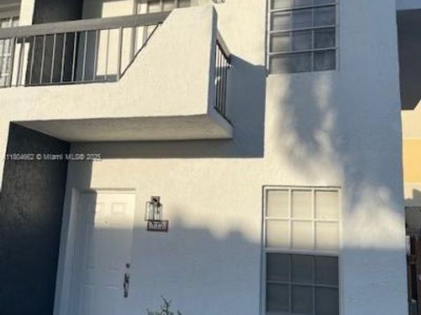 8340 NW 8th St, Unit N12, Miami, FL 33126