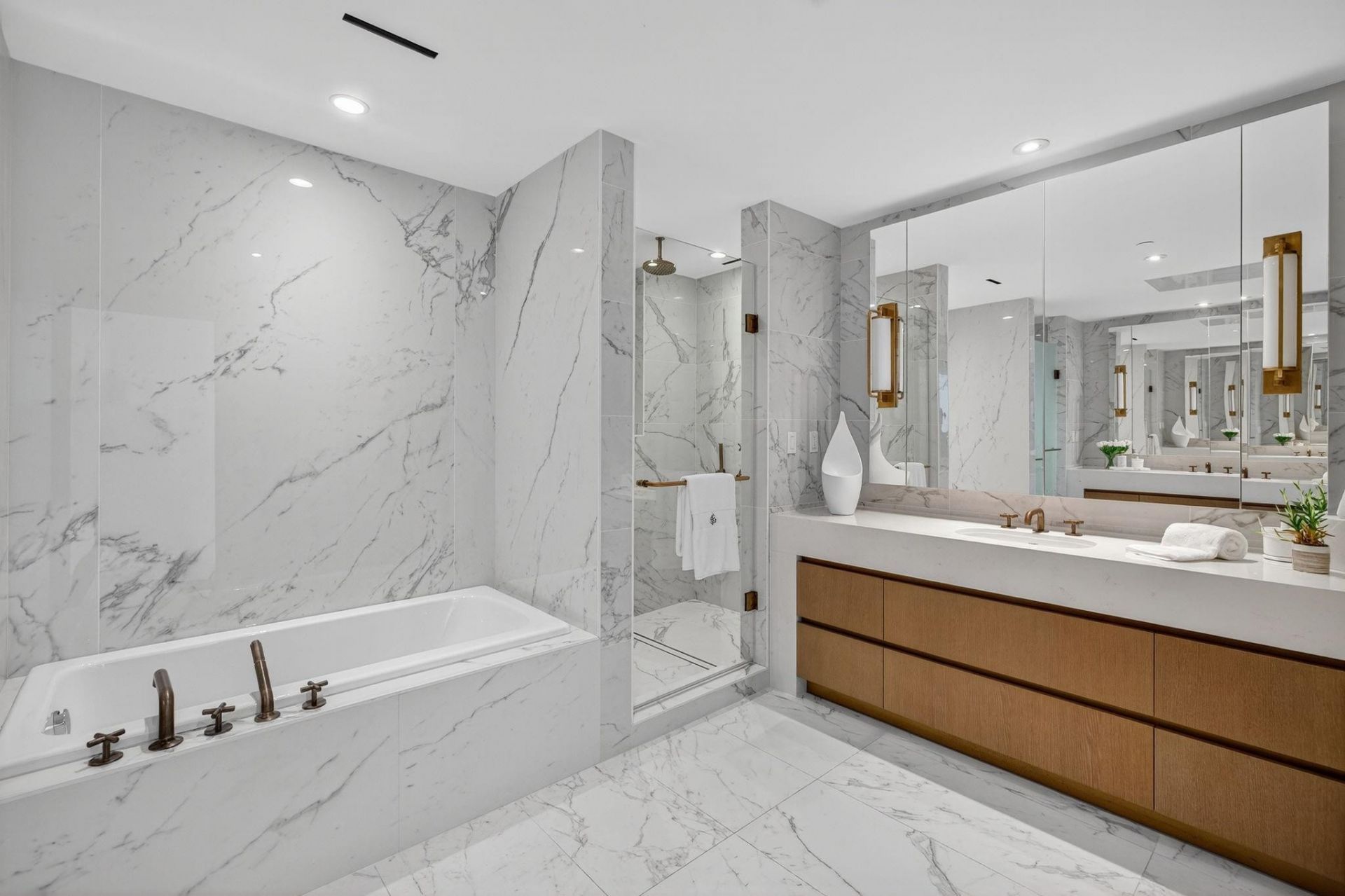 525 Fort Lauderdale Beach Boulevard, Unit 1902, Fort Lauderdale, FL 33304 Photo