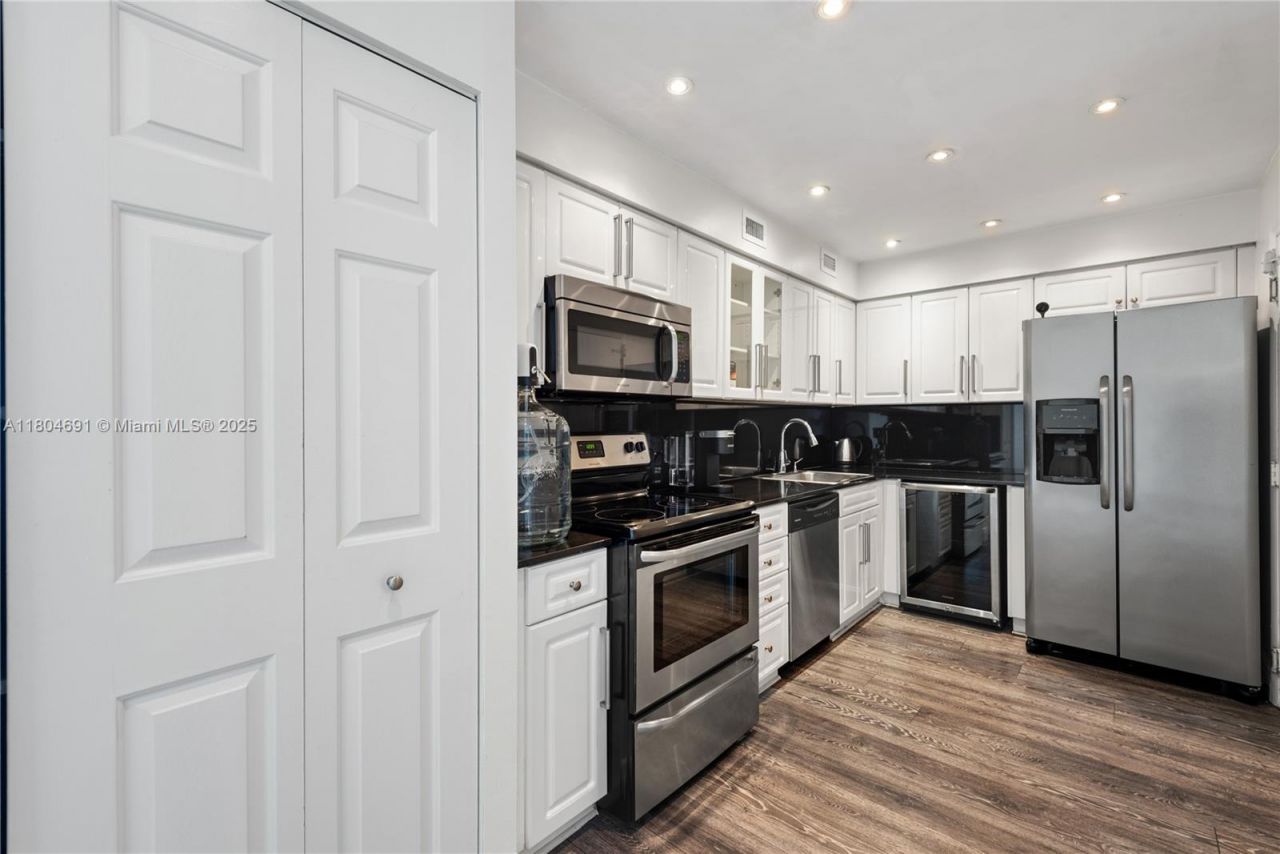 6770 Indian Creek Dr, Unit TSA1, Miami Beach, FL 33141 Photo