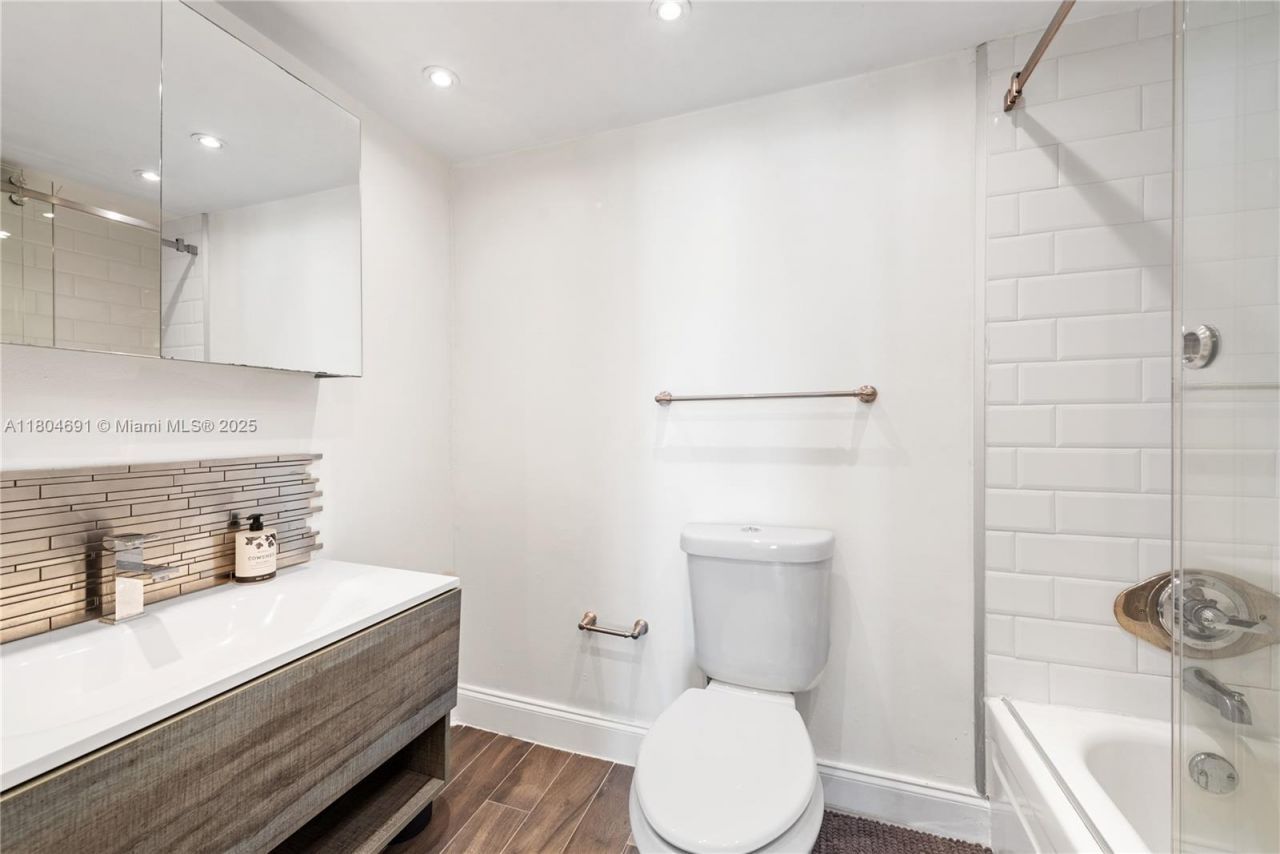 6770 Indian Creek Dr, Unit TSA1, Miami Beach, FL 33141 Photo