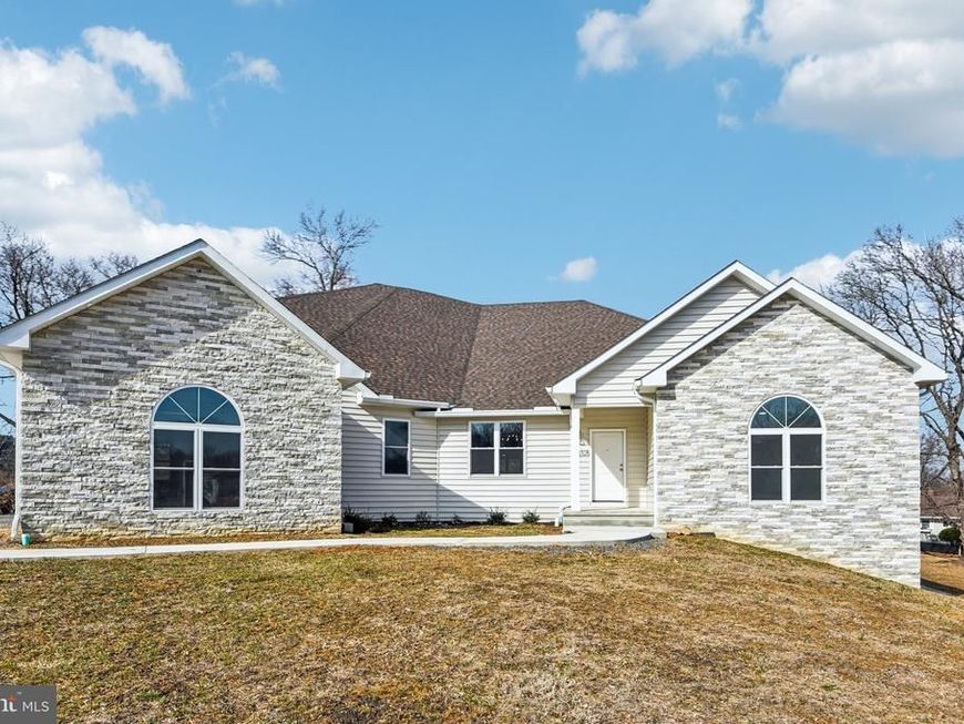 8325 Grove Angle Road, Ellicott City, MD 21043 Main Photo