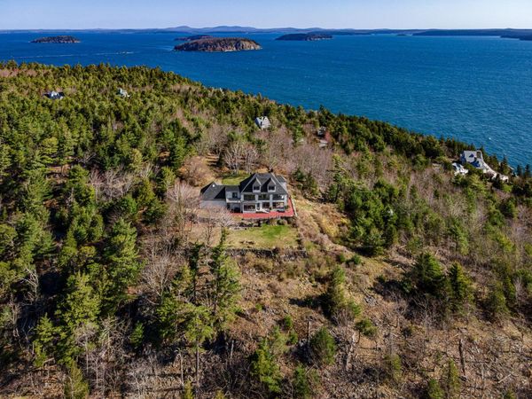 18 Greenway Court, Bar Harbor, ME 04609