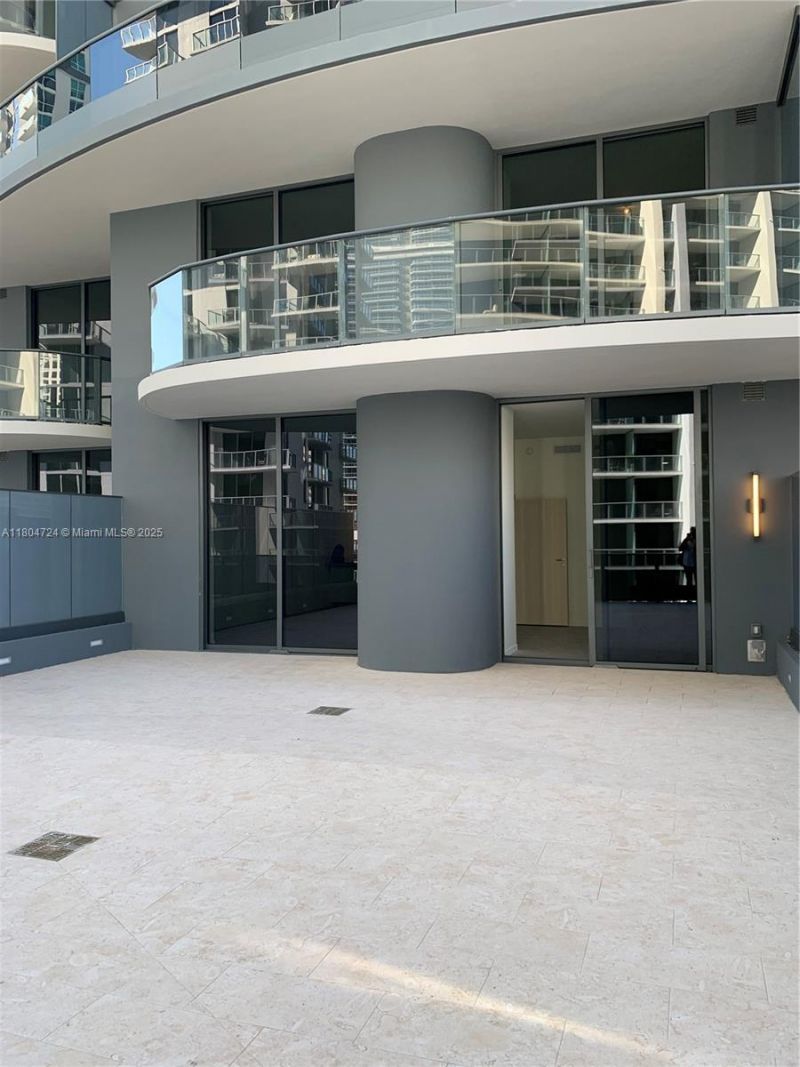 1000 Brickell Plz, Unit 1805, Miami, FL 33131 Photo