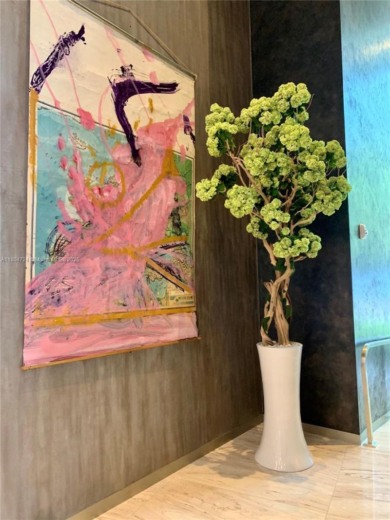 1000 Brickell Plz, Unit 1805, Miami, FL 33131 Photo