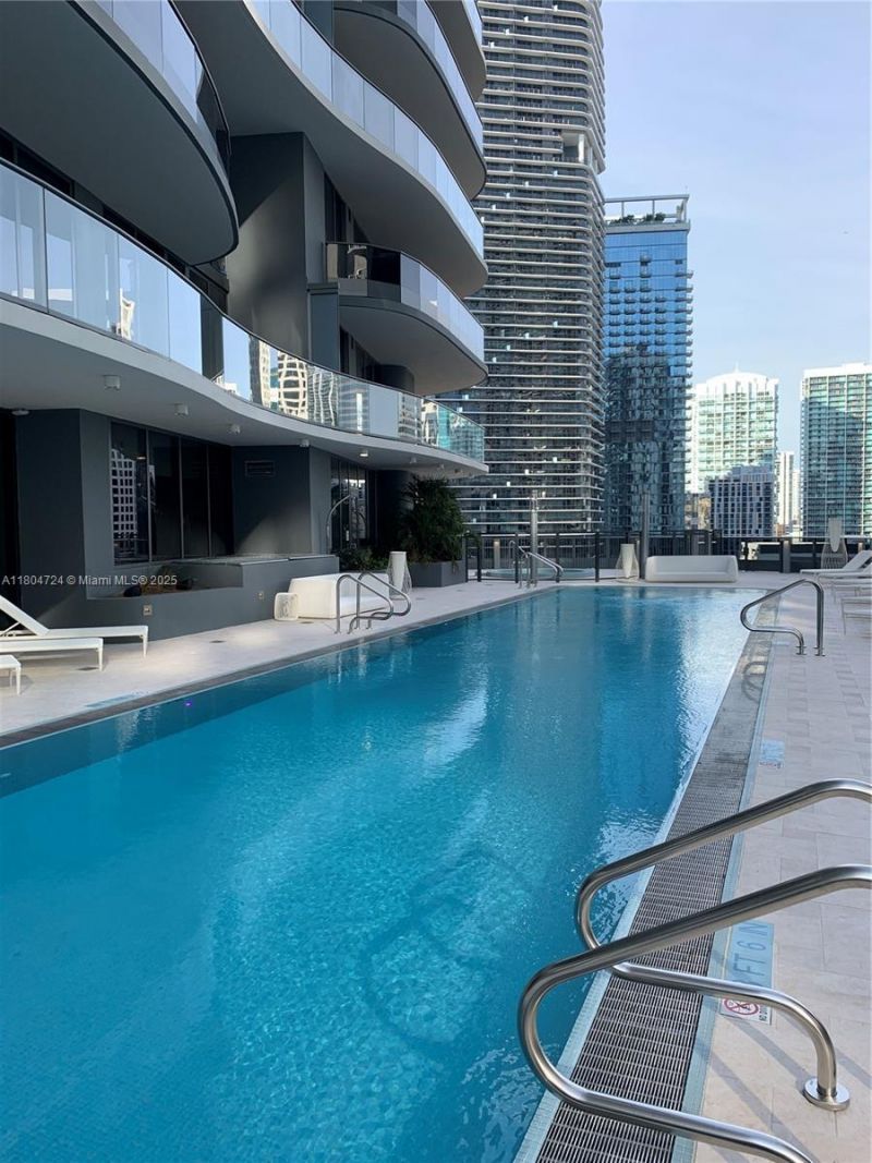 1000 Brickell Plz, Unit 1805, Miami, FL 33131 Photo