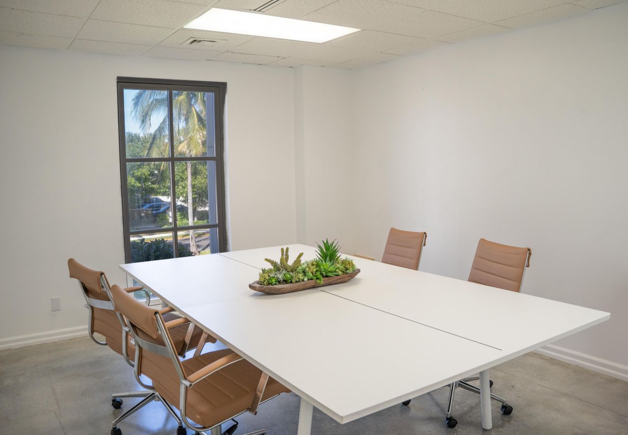 180 Royal Palm Way, Unit 201, Palm Beach, FL 33480 Photo