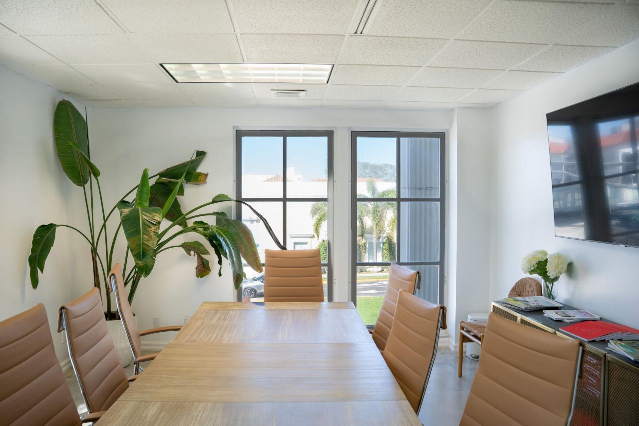 180 Royal Palm Way, Unit 201, Palm Beach, FL 33480 Photo