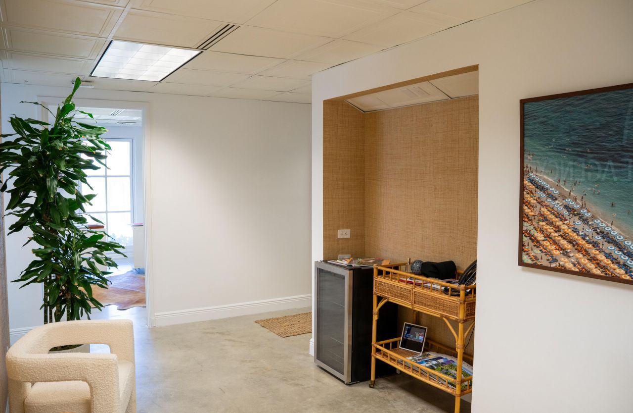 180 Royal Palm Way, Unit 201, Palm Beach, FL 33480 Photo