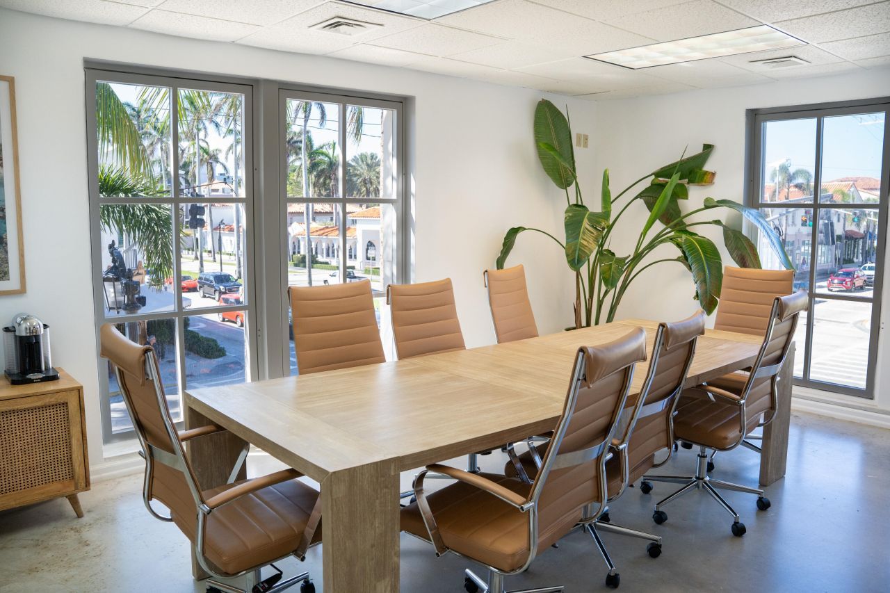 180 Royal Palm Way, Unit 201, Palm Beach, FL 33480 Photo