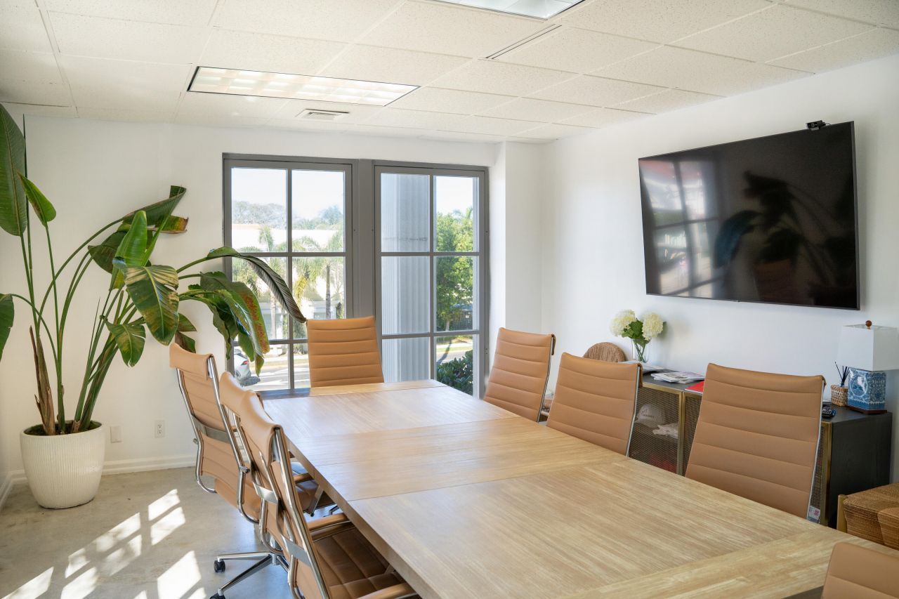 180 Royal Palm Way, Unit 201, Palm Beach, FL 33480 Photo