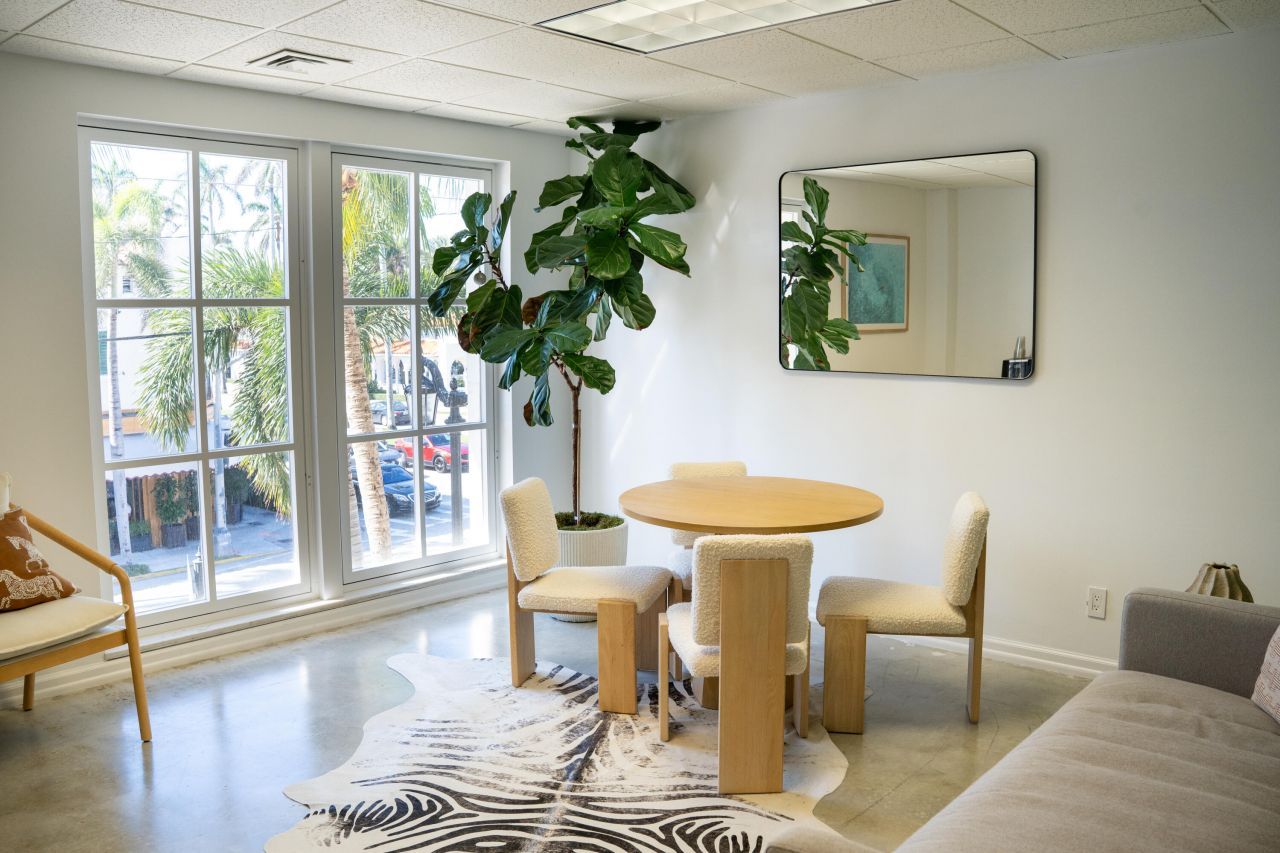 180 Royal Palm Way, Unit 201, Palm Beach, FL 33480 Photo