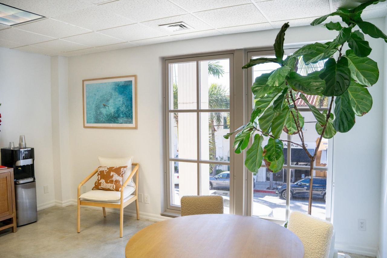 180 Royal Palm Way, Unit 201, Palm Beach, FL 33480 Photo