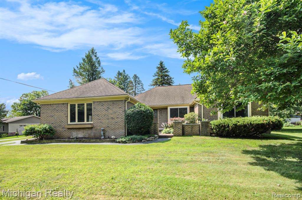 3531 E Commerce Road, Commerce Township, MI 48382 Main Photo