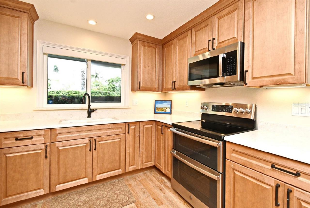 507 N Peninsula Avenue, New Smyrna Beach, FL 32169 Photo