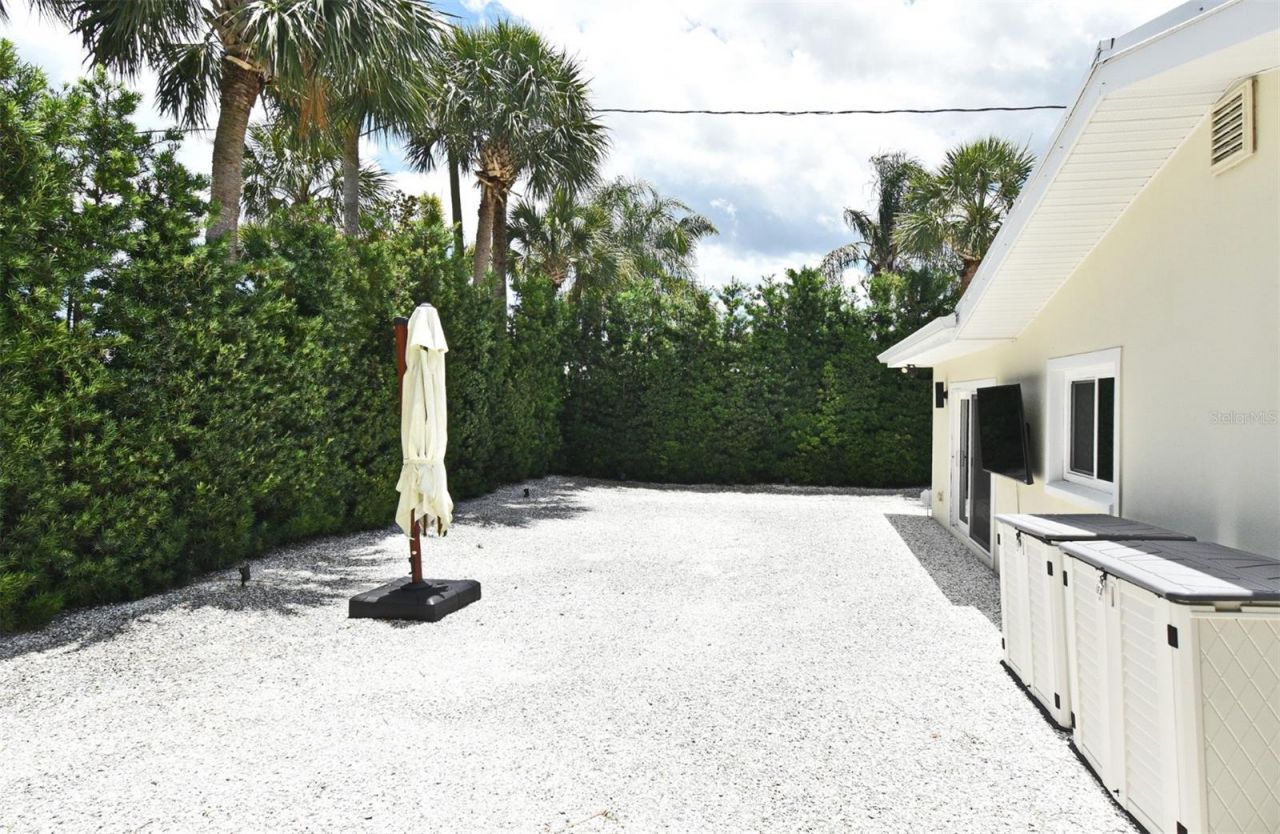 507 N Peninsula Avenue, New Smyrna Beach, FL 32169 Photo