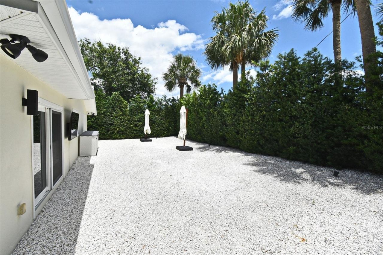 507 N Peninsula Avenue, New Smyrna Beach, FL 32169 Photo